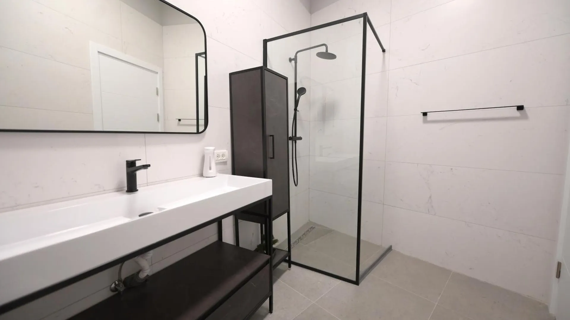 Umbrella Street Center Luxury 2 Bedroom Bucureşti 0*,  România
