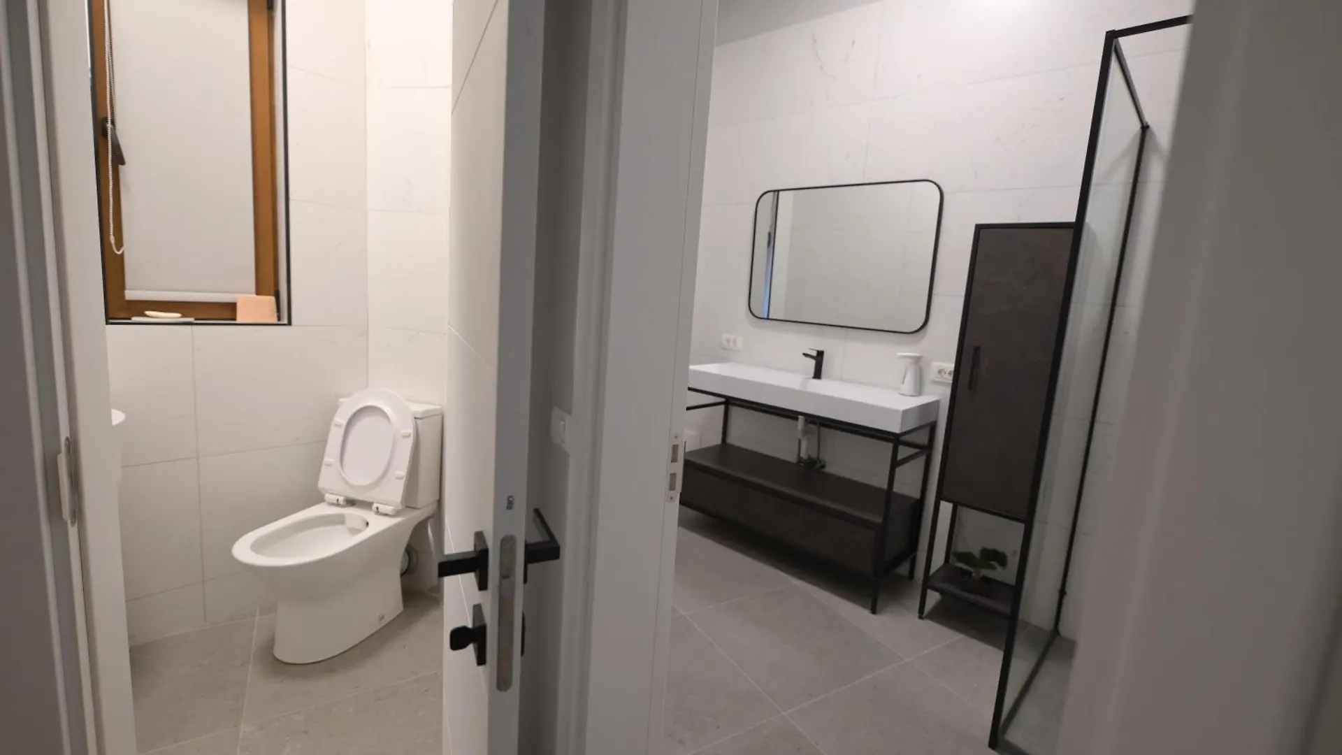 Umbrella Street Center Luxury 2 Bedroom Bucharest Apartment